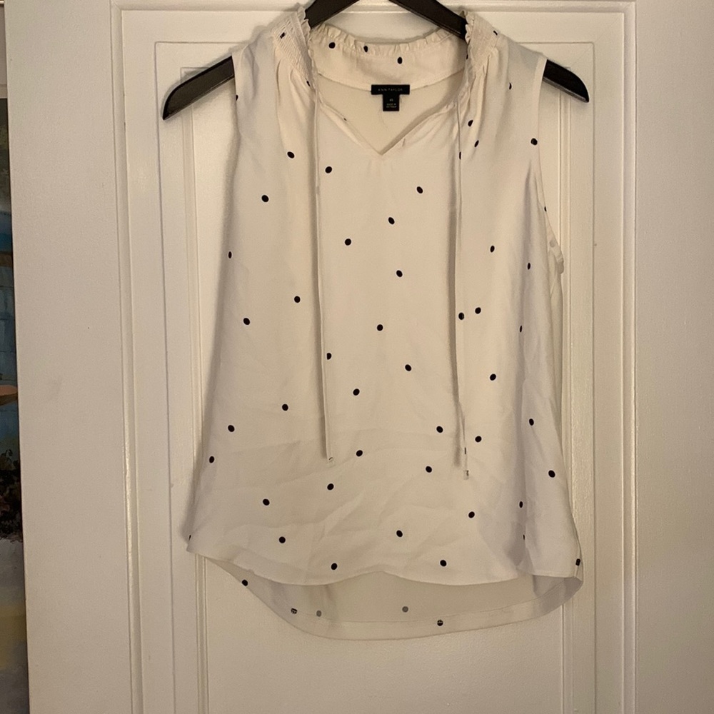 Ann Taylor. Excellent condition. Size XS. Business professional